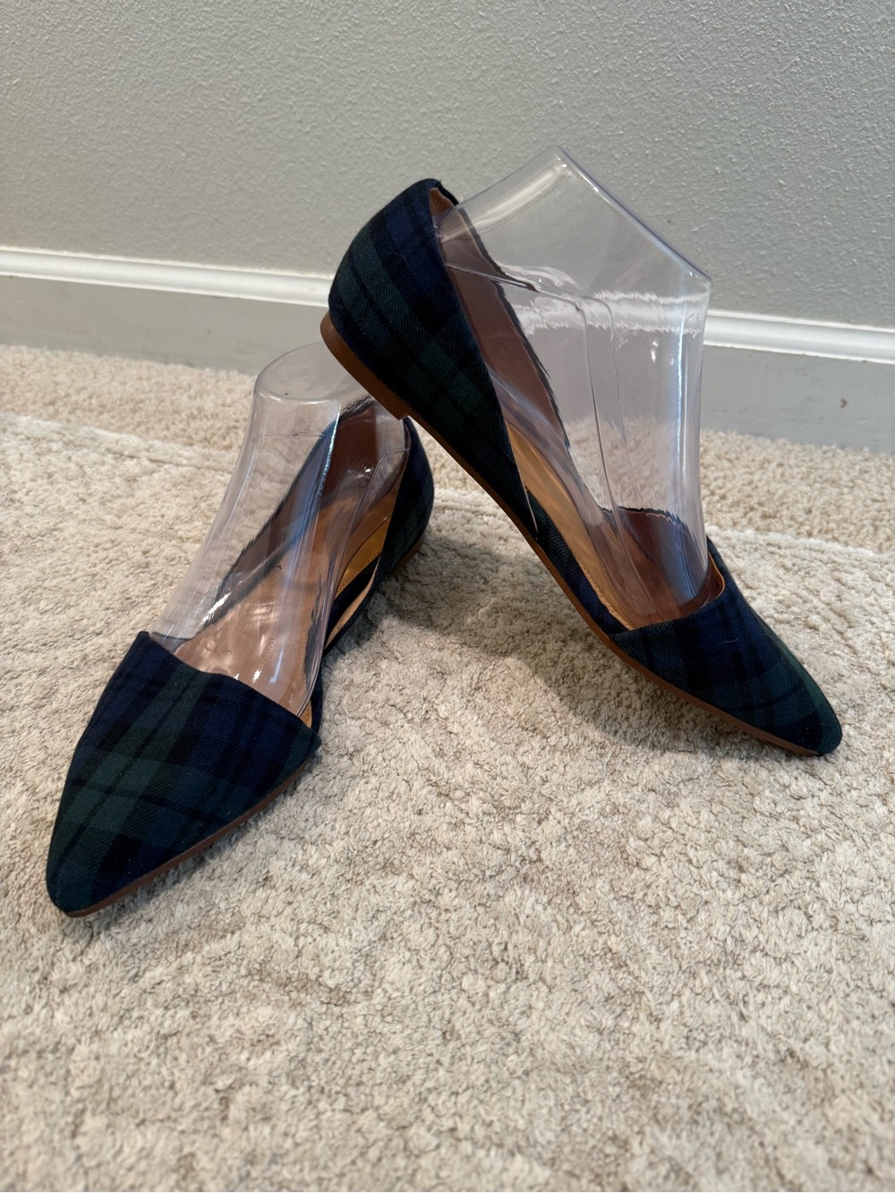 J. Crew navy and green tartan plaid d'Orsay flats featuring a pointed toe Size 8